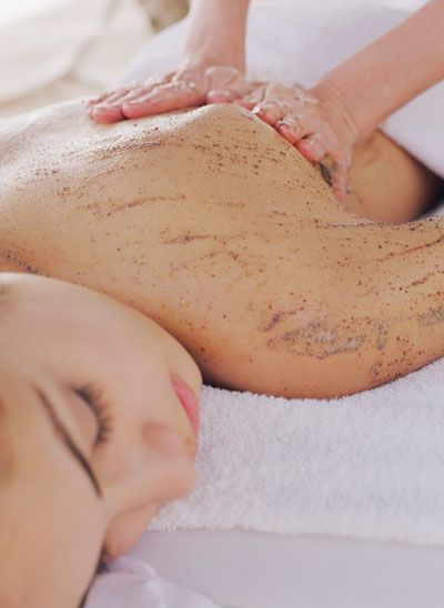Renew Your Skin: The Benefits of Professional Body Scrub Treatments